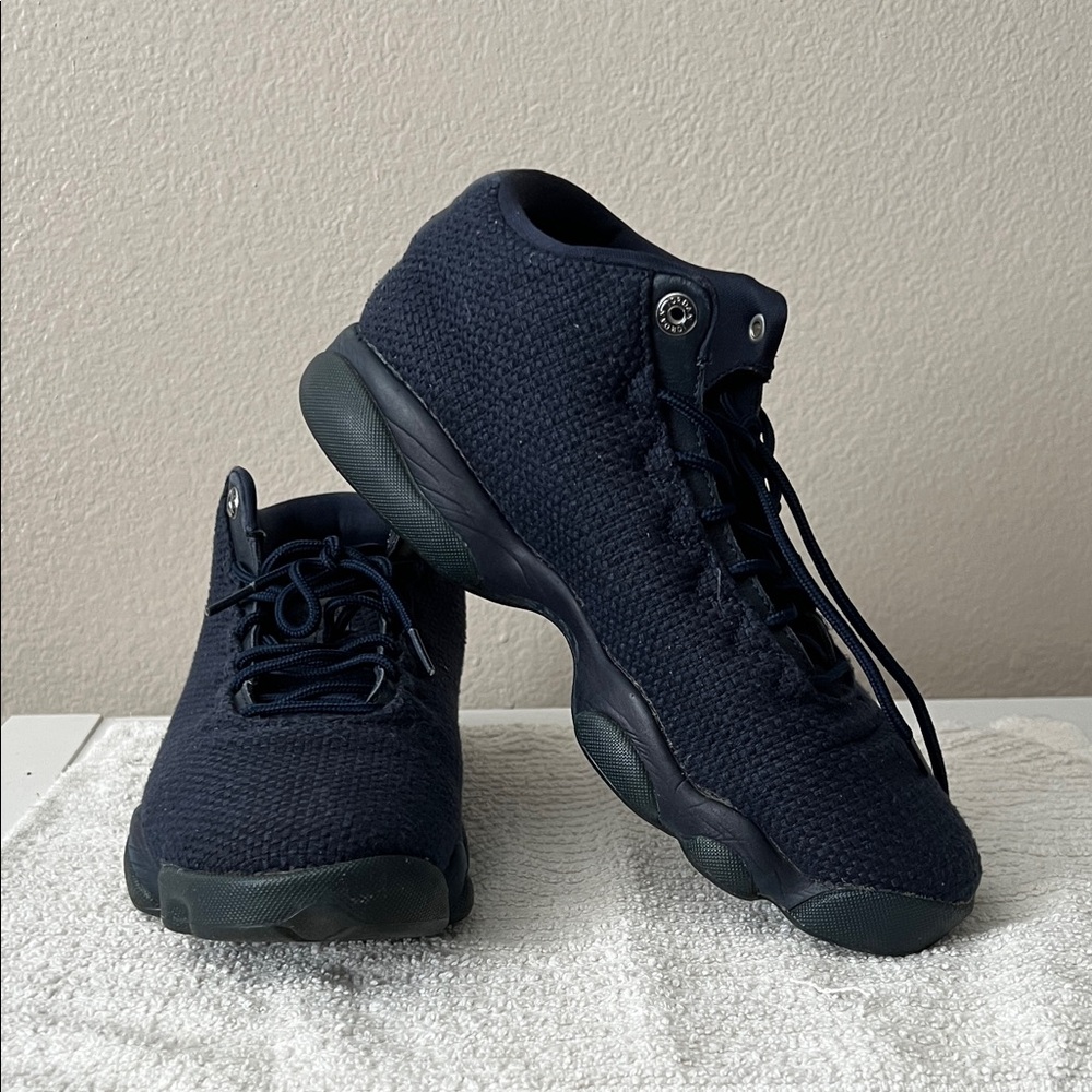 Jordan Sneakers in Dark Blue